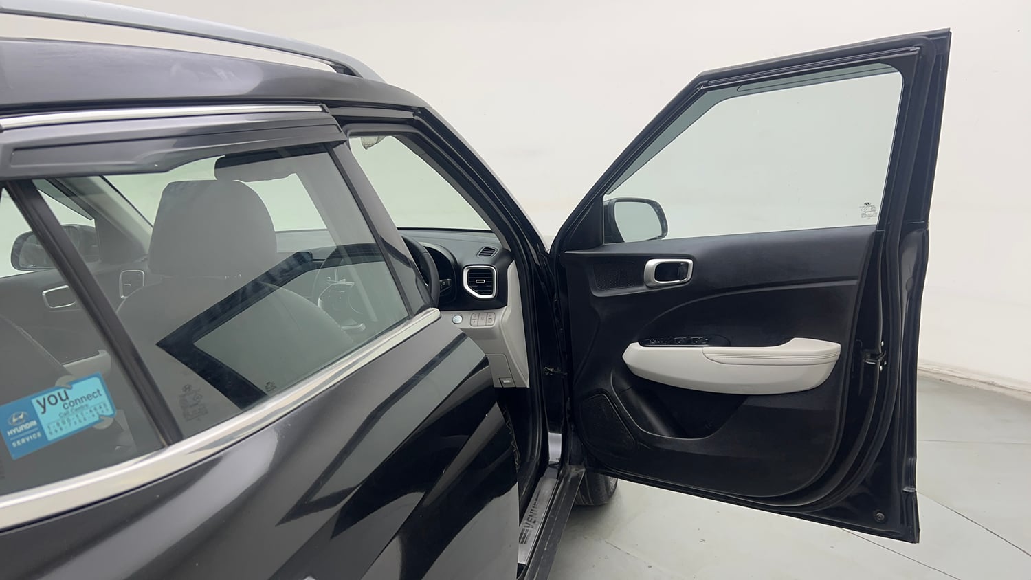 Used 2024 Hyundai Venue SX (O) 1.0 Turbo DCT Petrol Automatic interior RIGHT FRONT DOOR OPEN VIEW