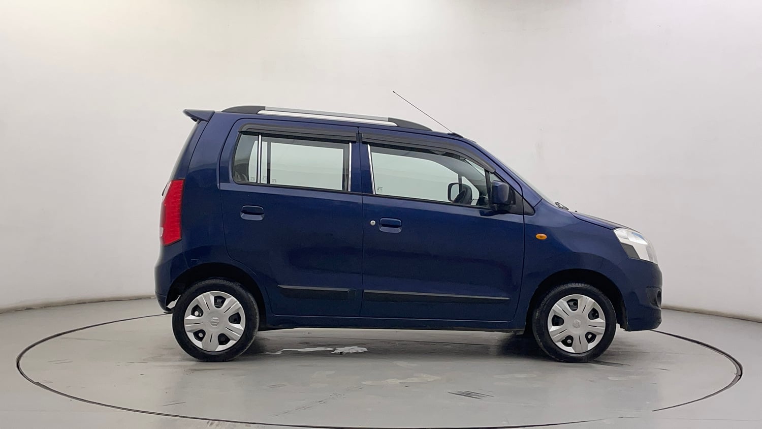 Used 2019 Maruti Suzuki Wagon R VXI Petrol Manual exterior RIGHT SIDE VIEW