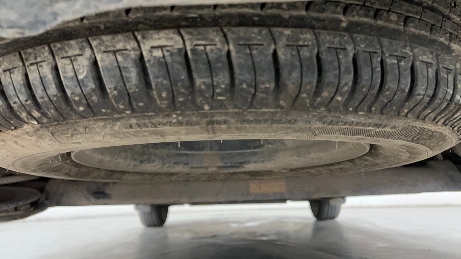Used 2025 Tata Altroz Accomplished S CNG 5MT Cng Manual tyres SPARE TYRE VIEW