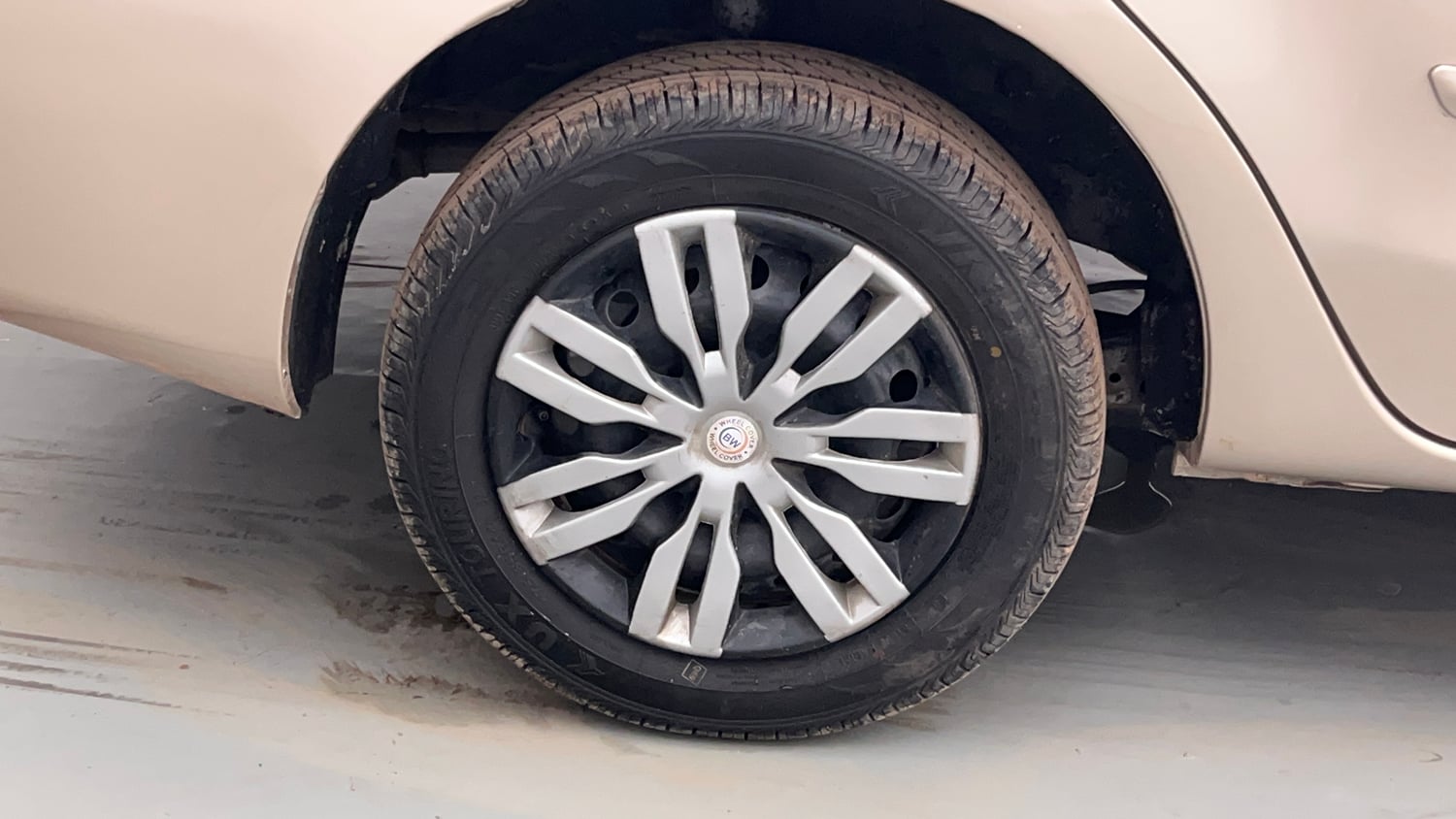 Used 2013 Toyota Etios G Petrol Manual tyres RIGHT REAR TYRE RIM VIEW
