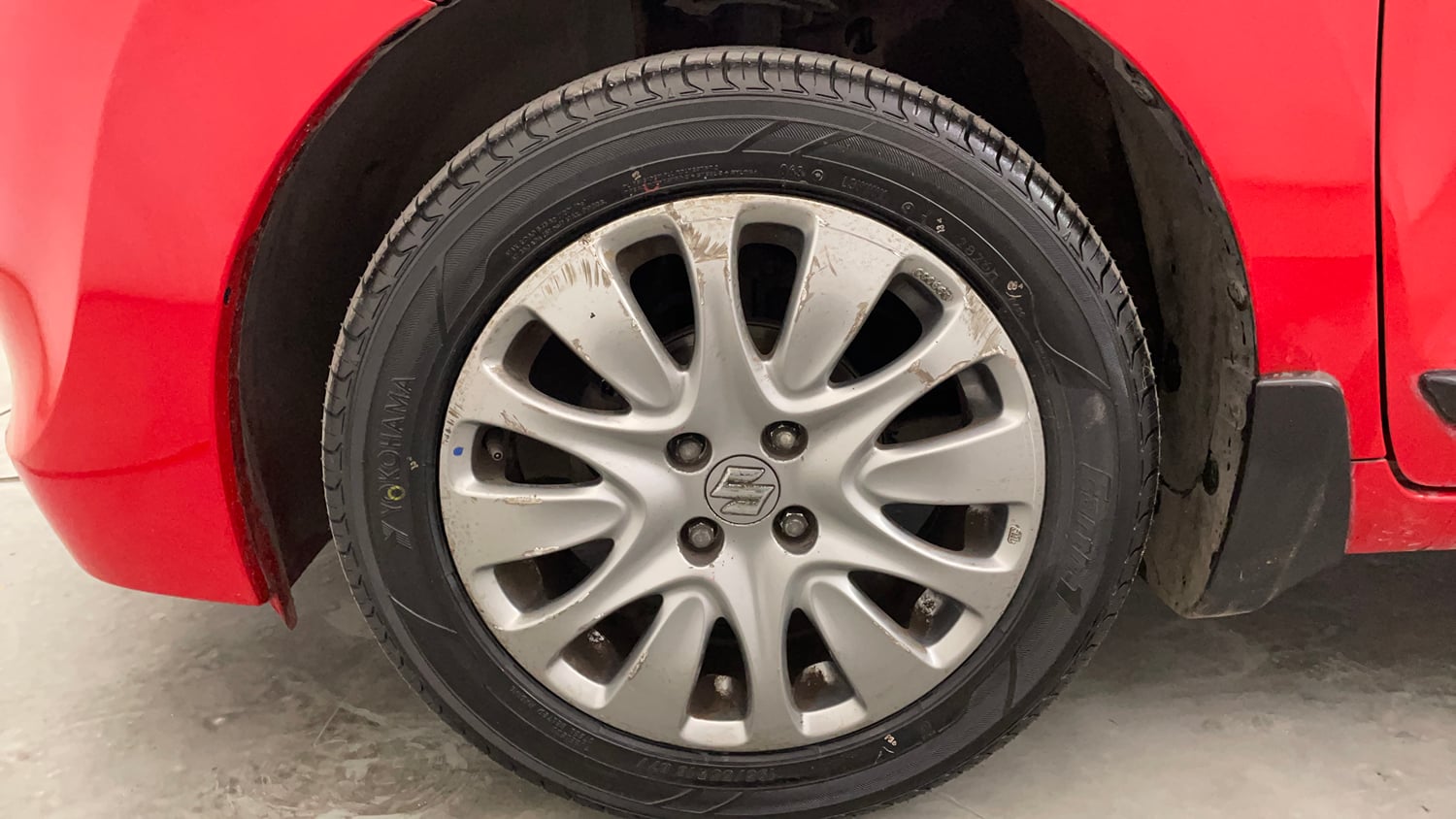 Used 2017 Maruti Suzuki Baleno Zeta 1.2 AT Petrol Automatic tyres LEFT FRONT TYRE RIM VIEW