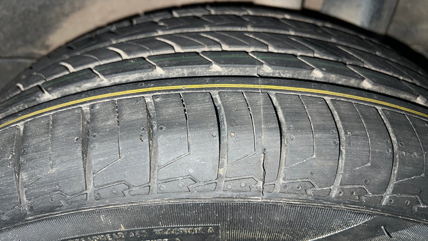 Used 2021 Kia Sonet HTX 1.0 iMT Petrol Manual tyres LEFT REAR TYRE TREAD VIEW