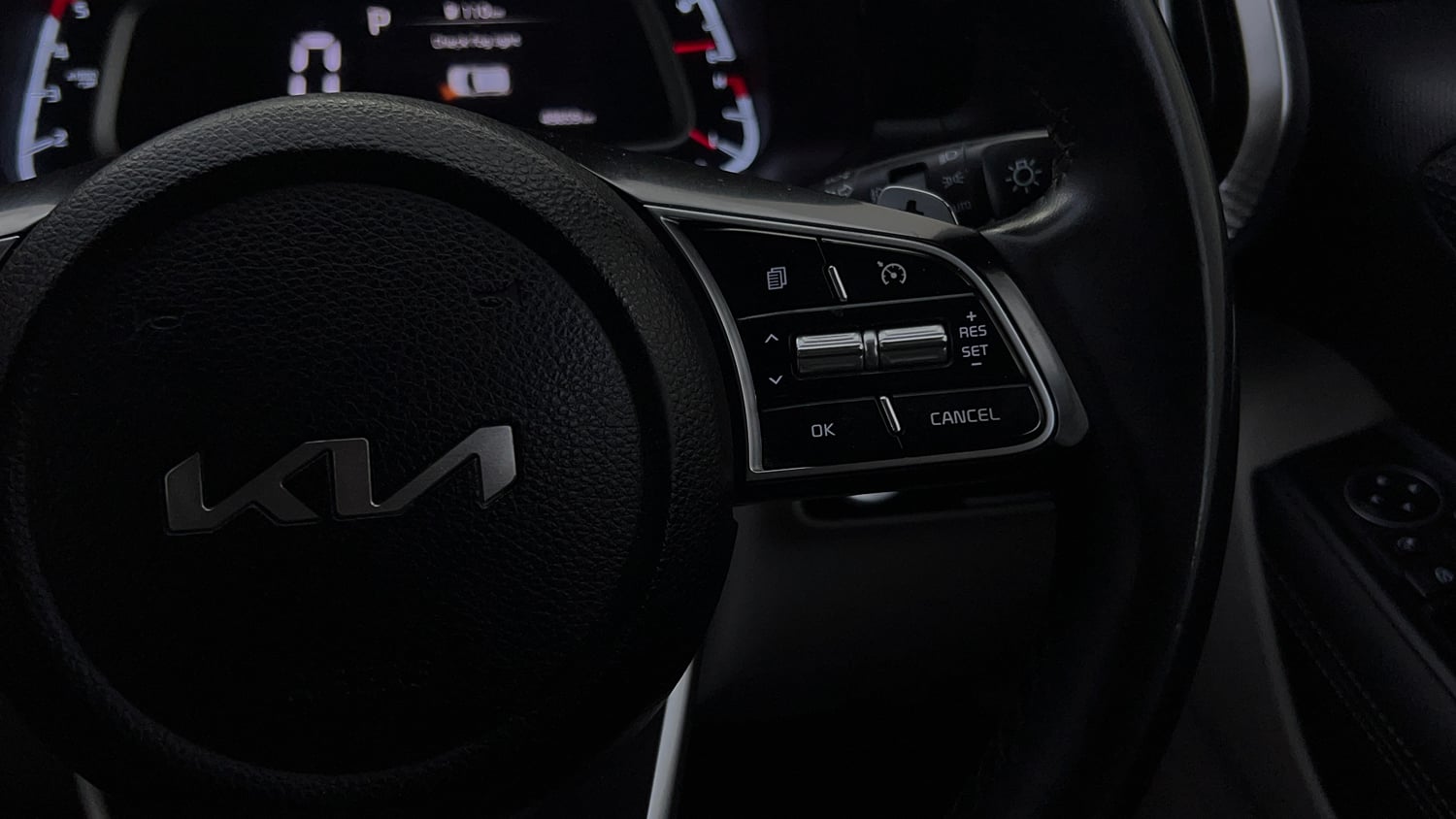Used 2022 Kia Sonet HTX 1.5 AT Diesel Automatic top_features Cruise control