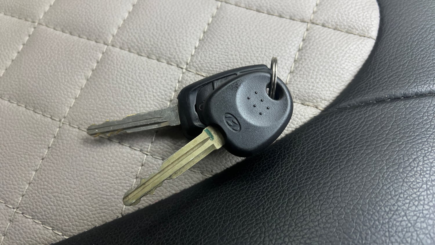 Used 2017 Hyundai Grand i10 Sportz 1.2 Kappa VTVT Petrol Manual extra CAR KEY VIEW