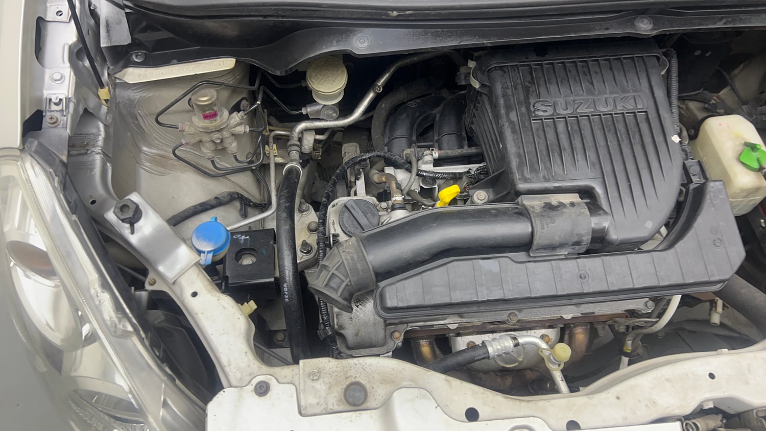 Used 2013 Maruti Suzuki Ritz Lxi BS-IV Petrol Manual engine ENGINE RIGHT SIDE VIEW