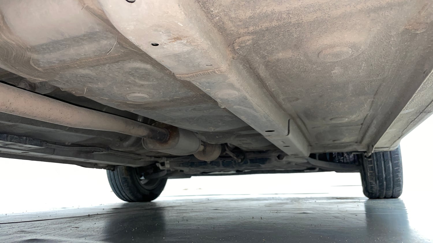 Used 2022 Hyundai Grand i10 Nios Sportz AMT 1.2 Kappa VTVT Petrol Automatic extra REAR RIGHT UNDERBODY VIEW