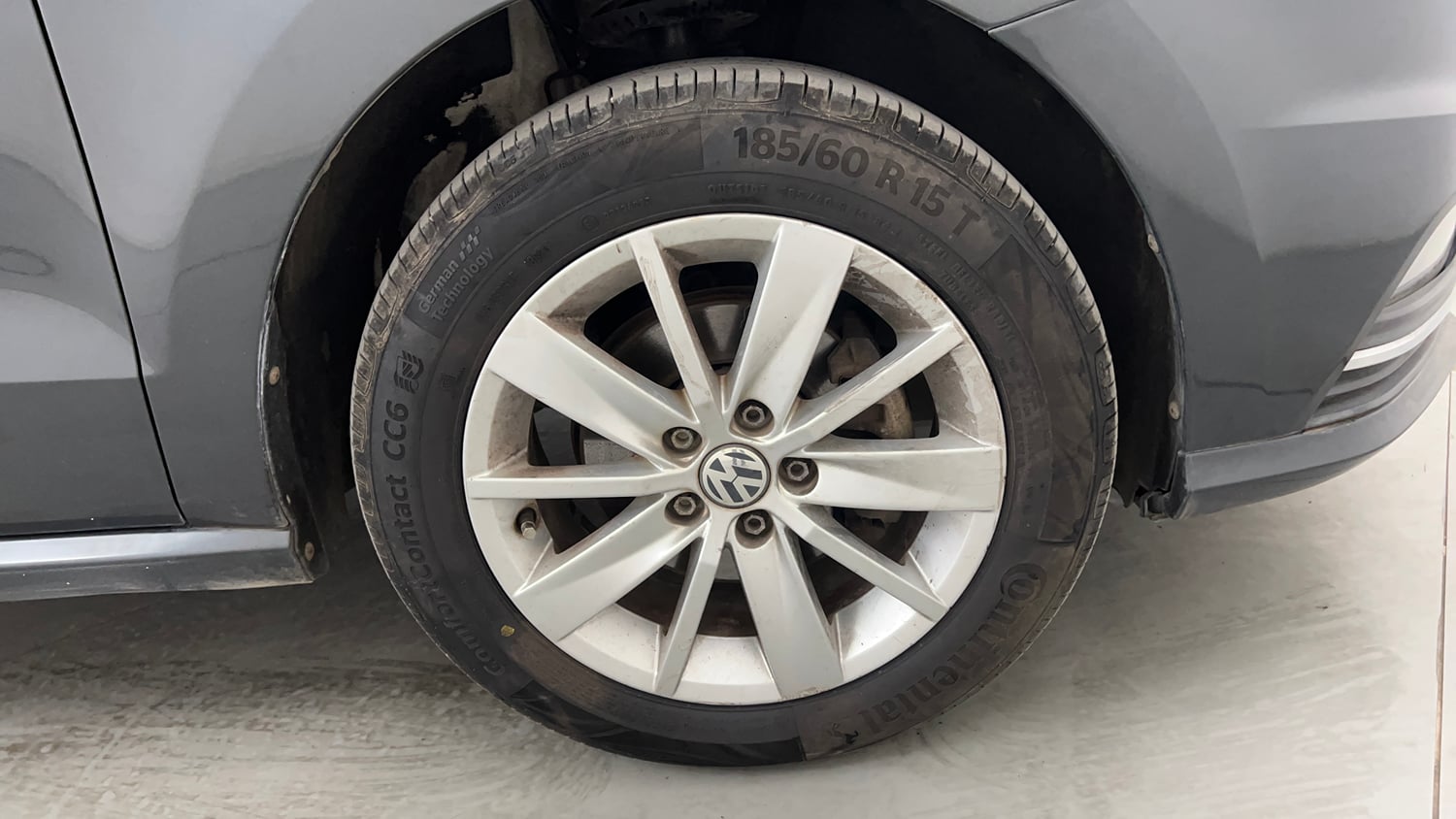Used 2016 Volkswagen Ameo Highline1.2L (P) Petrol Manual tyres RIGHT FRONT TYRE RIM VIEW