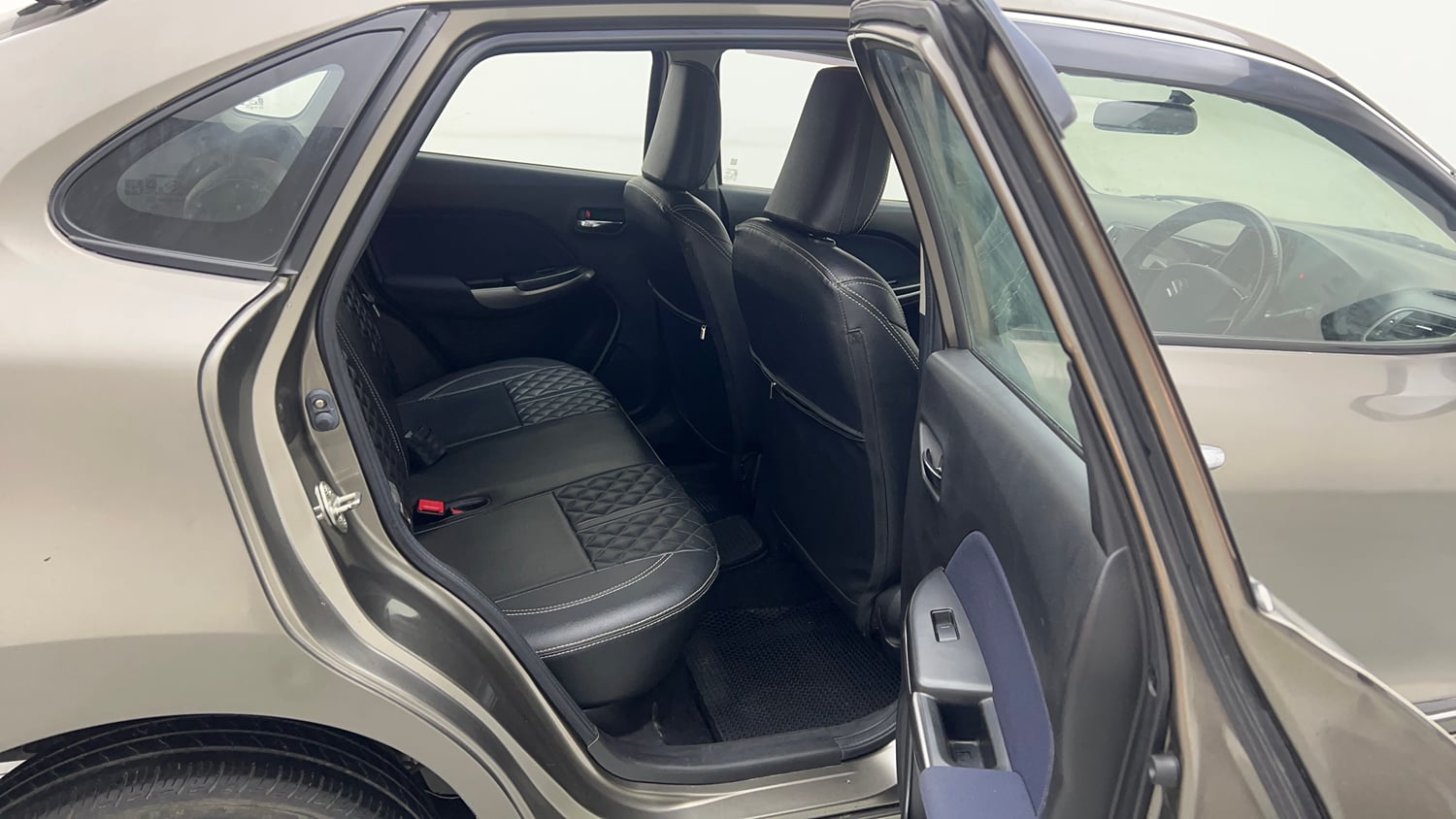 Used 2019 Maruti Suzuki Baleno Delta Petrol Manual interior RIGHT SIDE REAR DOOR CABIN VIEW