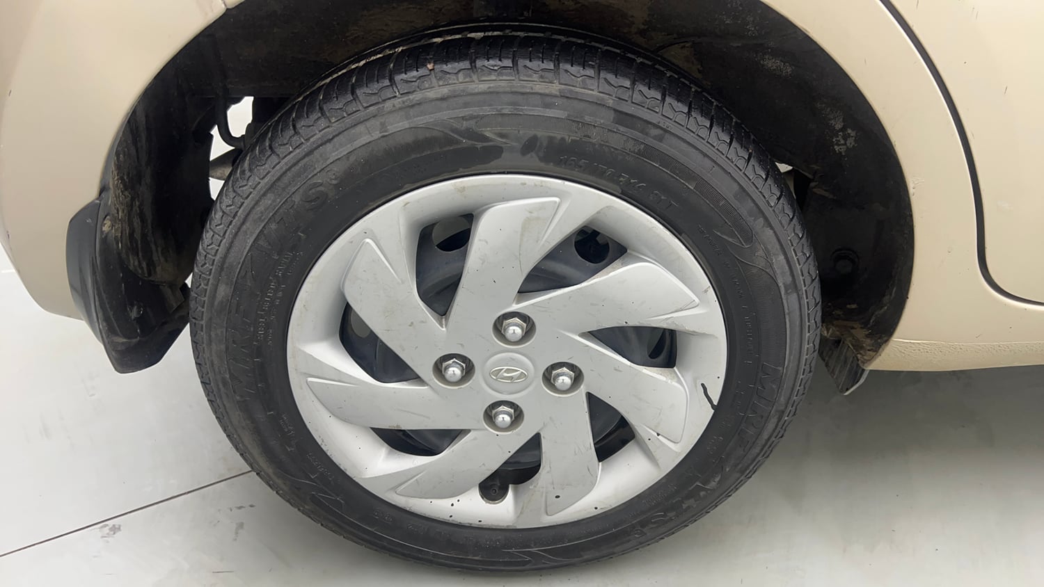 Used 2019 Hyundai Santro Sportz AMT Petrol Automatic tyres RIGHT REAR TYRE RIM VIEW