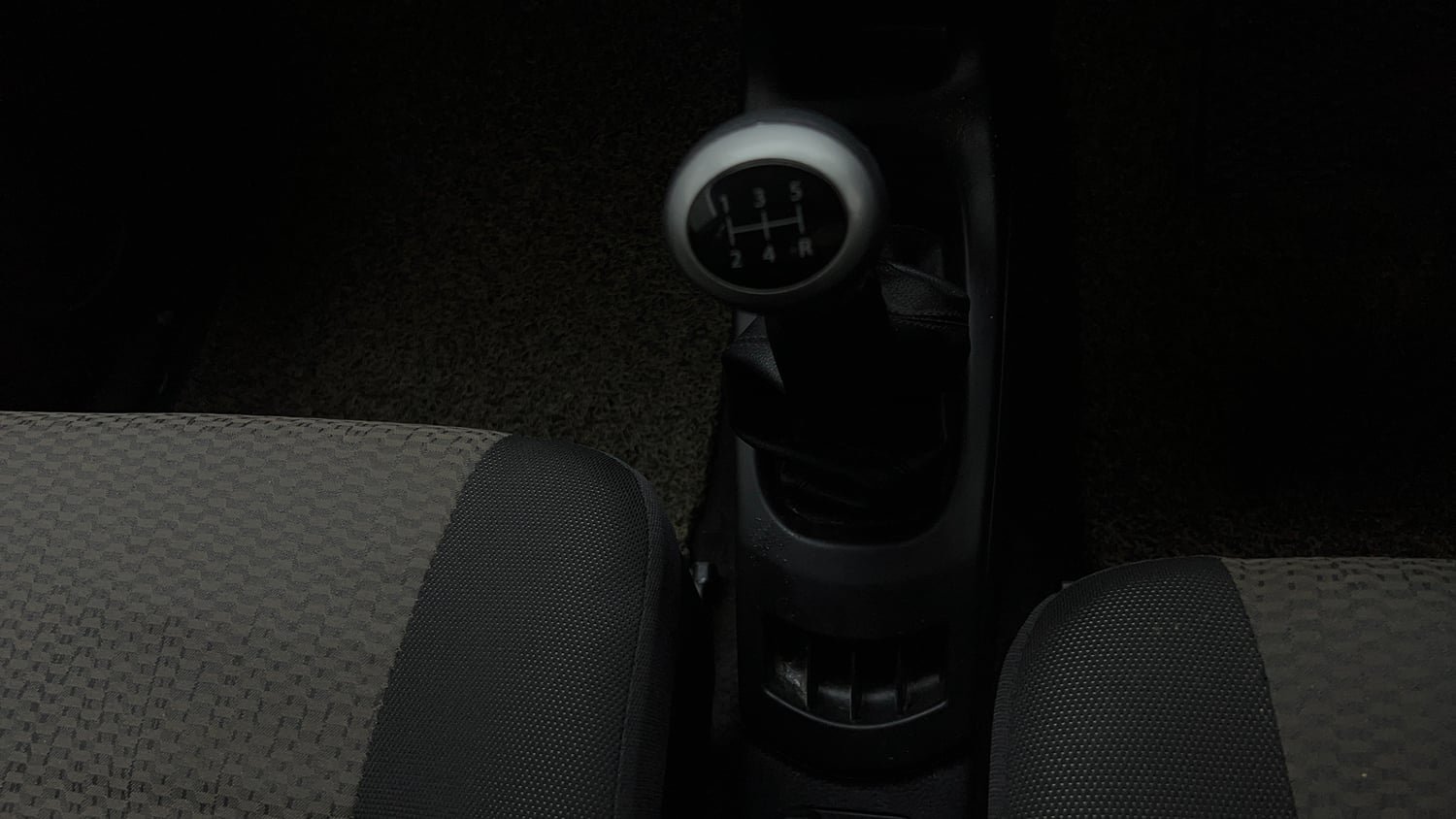 Used 2014 Maruti Suzuki Wagon R LXI Petrol Manual interior GEAR  KNOB VIEW