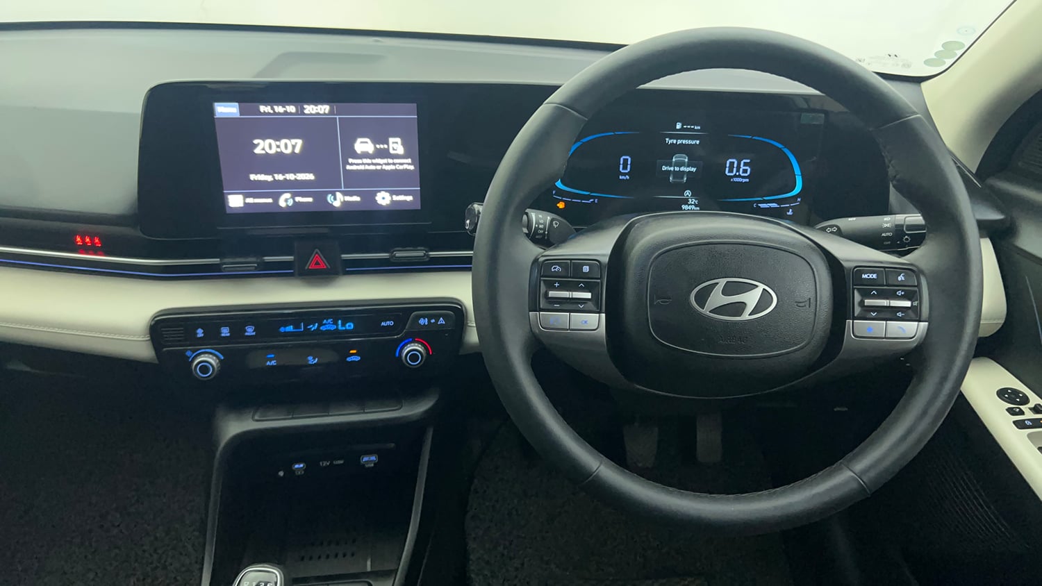 Used 2024 Hyundai Verna SX 1.5 Petrol MT Petrol Manual interior STEERING VIEW