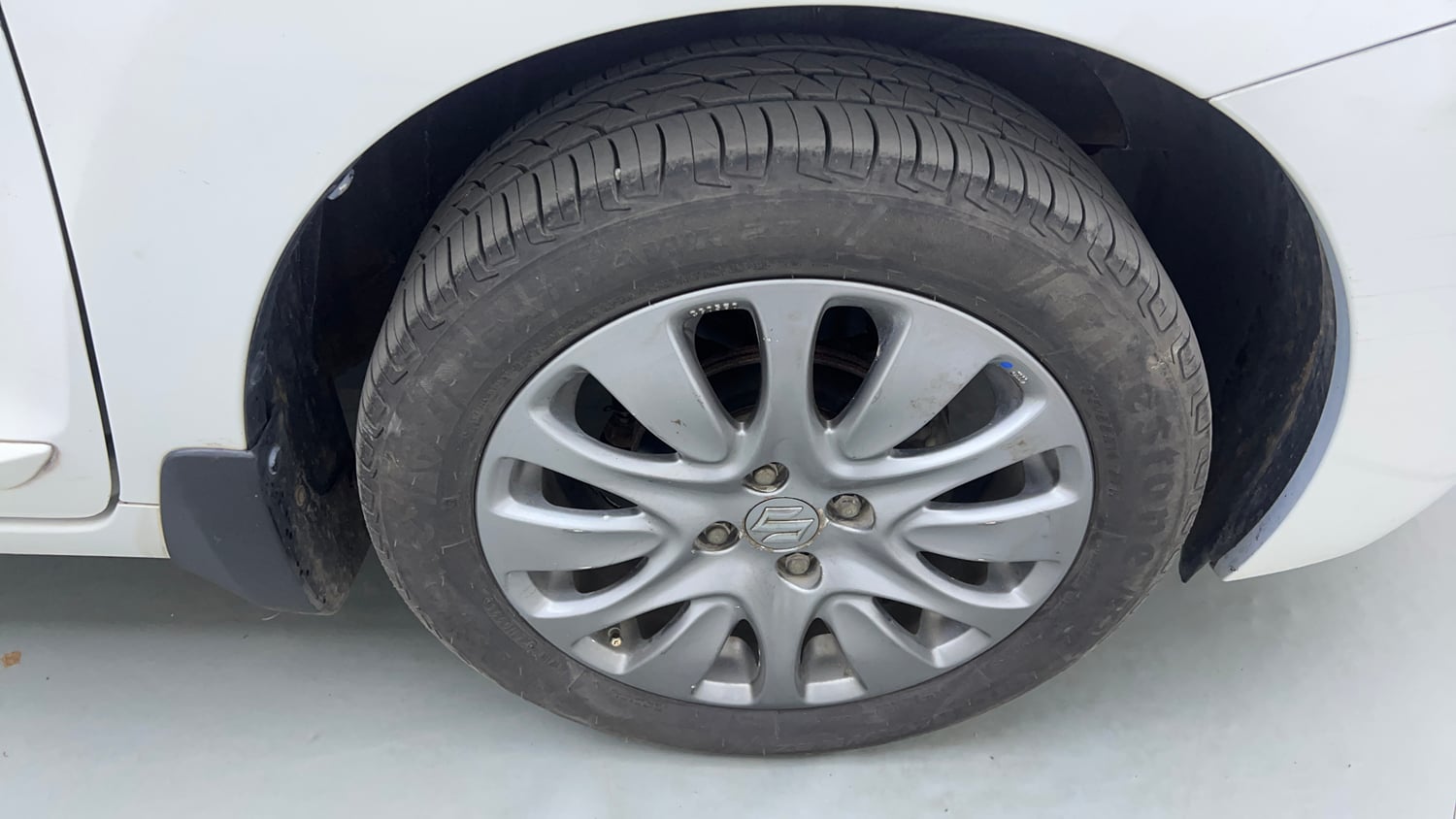 Used 2018 Maruti Suzuki Baleno Zeta 1.2 Petrol Manual tyres RIGHT FRONT TYRE RIM VIEW