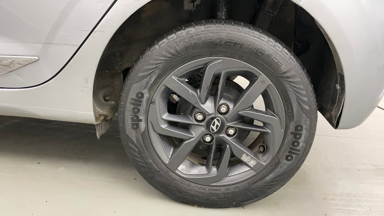 Used 2022 Hyundai Grand i10 Nios Sportz AMT 1.2 Kappa VTVT Petrol Automatic tyres LEFT REAR TYRE RIM VIEW