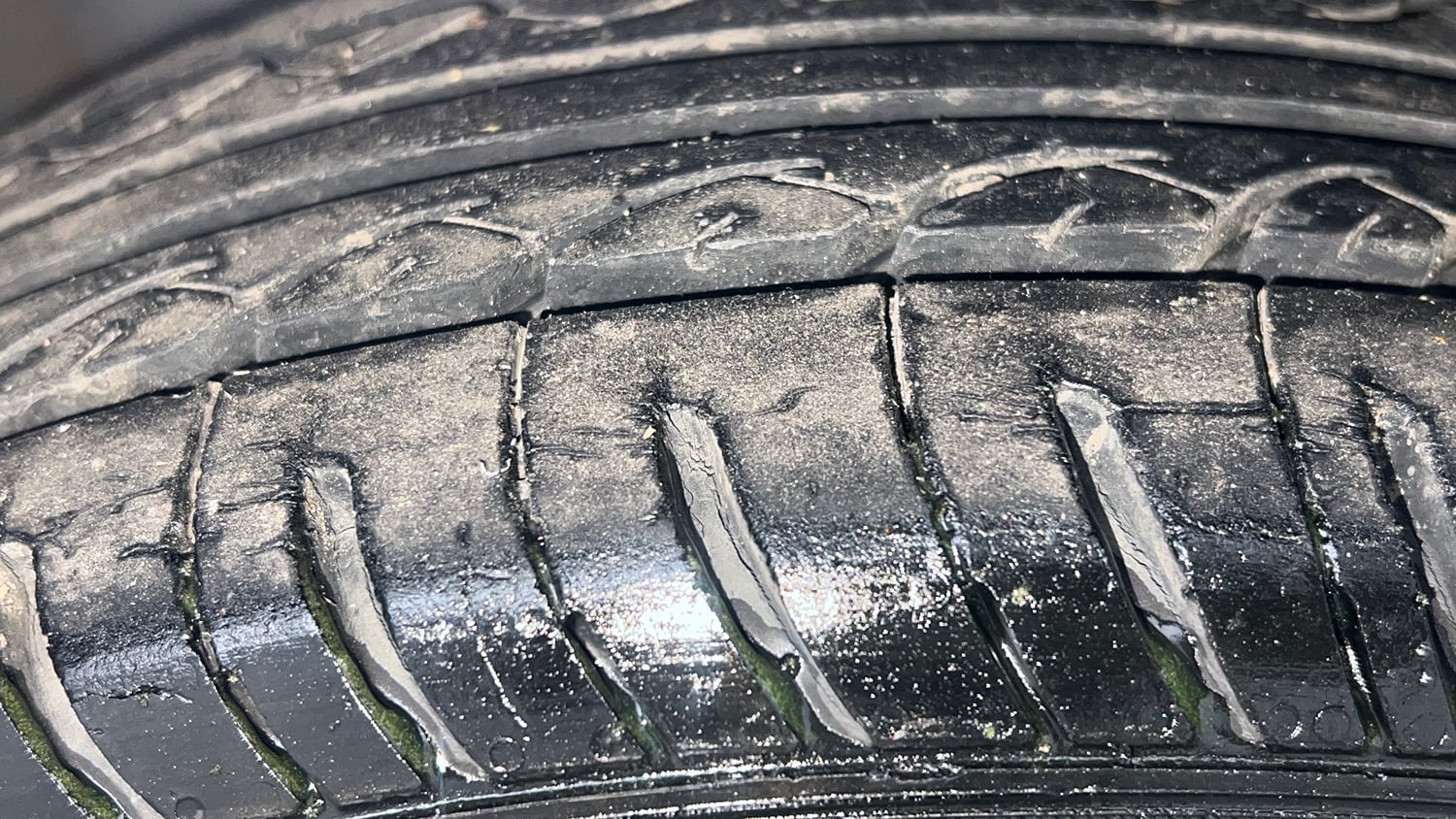 Used 2013 Honda Brio S MT Petrol Manual tyres RIGHT FRONT TYRE TREAD VIEW