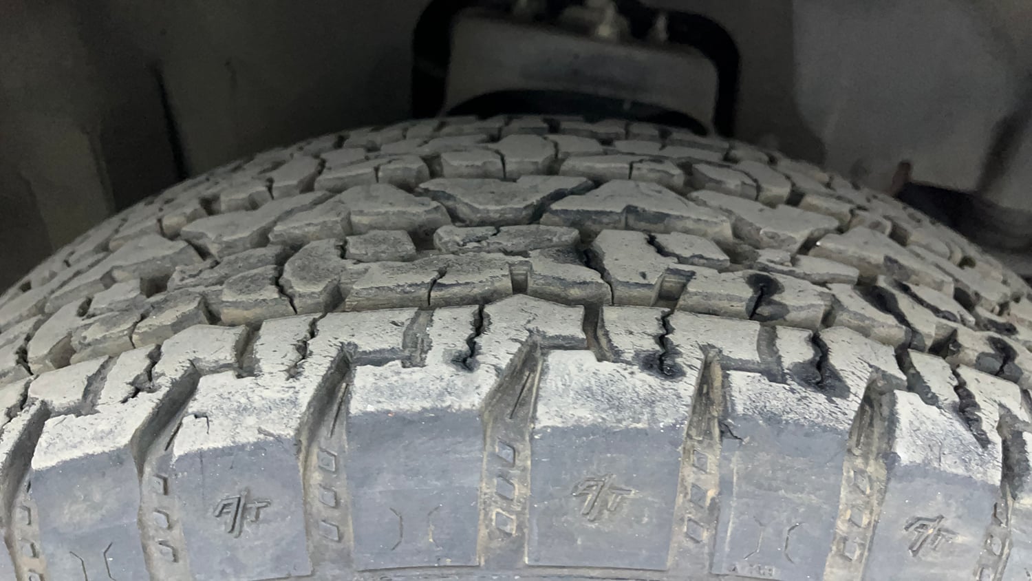 Used 2023 Mahindra Thar LX Hard Top Petrol MT 4WD Petrol Manual tyres RIGHT FRONT TYRE TREAD VIEW