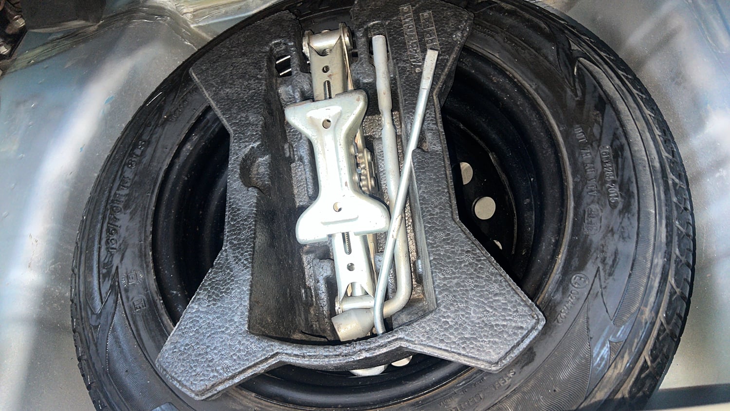 Used 2015 Maruti Suzuki Celerio VXi AMT Petrol Automatic tyres SPARE TYRE VIEW