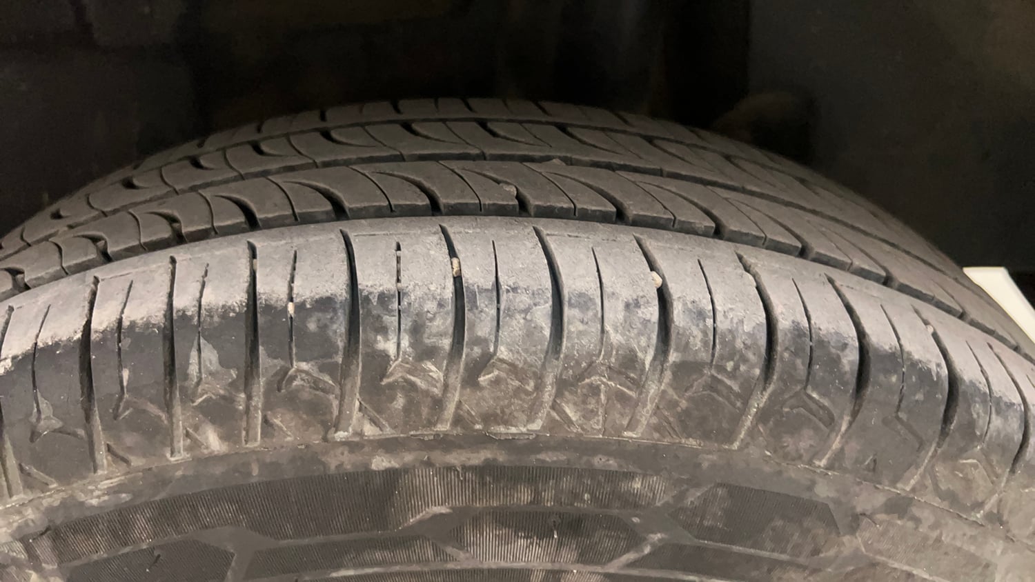Used 2021 Maruti Suzuki Swift VXi Petrol Manual tyres LEFT REAR TYRE TREAD VIEW