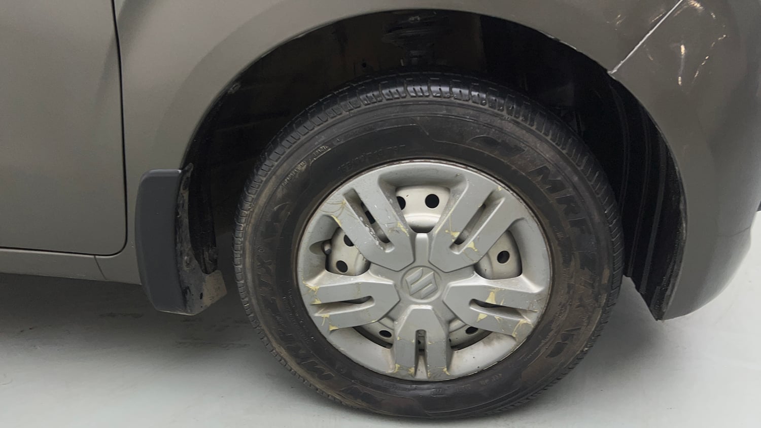 Used 2019 Maruti Suzuki Wagon R LXi (O) 1.0 CNG Cng Manual tyres RIGHT FRONT TYRE RIM VIEW
