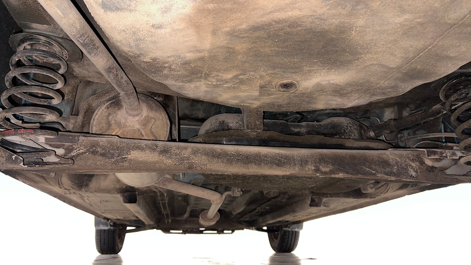 Used 2022 Renault Kwid RXT 1.0 AMT Petrol Automatic extra REAR UNDERBODY VIEW (TAKEN FROM REAR)