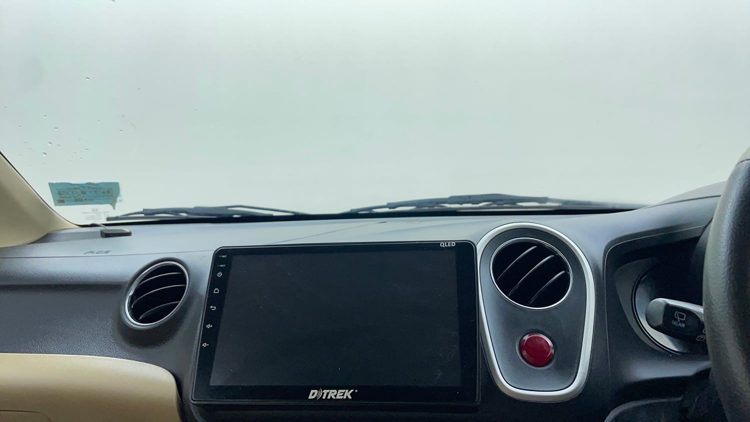 Used 2014 Honda Mobilio V Petrol Petrol Manual top_features Integrated (in-dash) music system