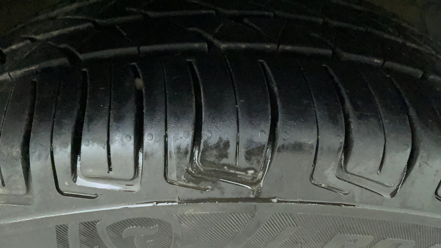 Used 2017 Maruti Suzuki Baleno Delta 1.2 Petrol Manual tyres RIGHT FRONT TYRE TREAD VIEW
