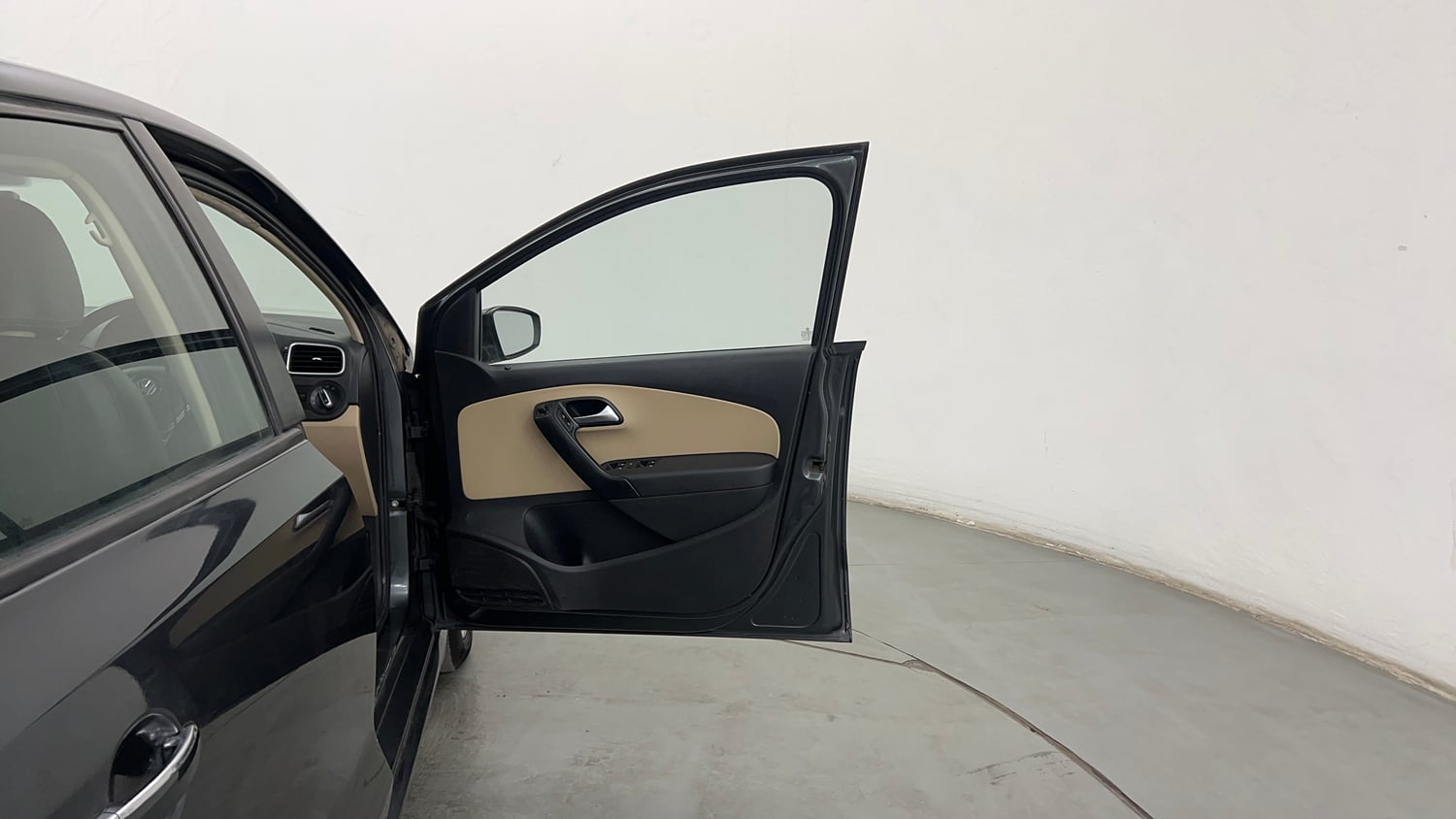Used 2016 Volkswagen Ameo Highline1.2L (P) Petrol Manual interior RIGHT FRONT DOOR OPEN VIEW