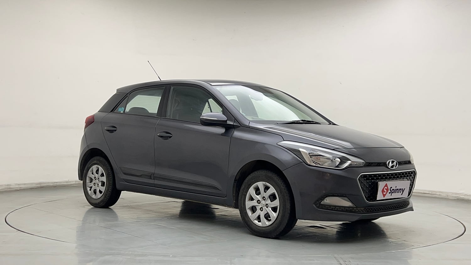 Used 2015 Hyundai Elite i20 Sportz 1.2 Petrol Manual exterior RIGHT FRONT CORNER VIEW