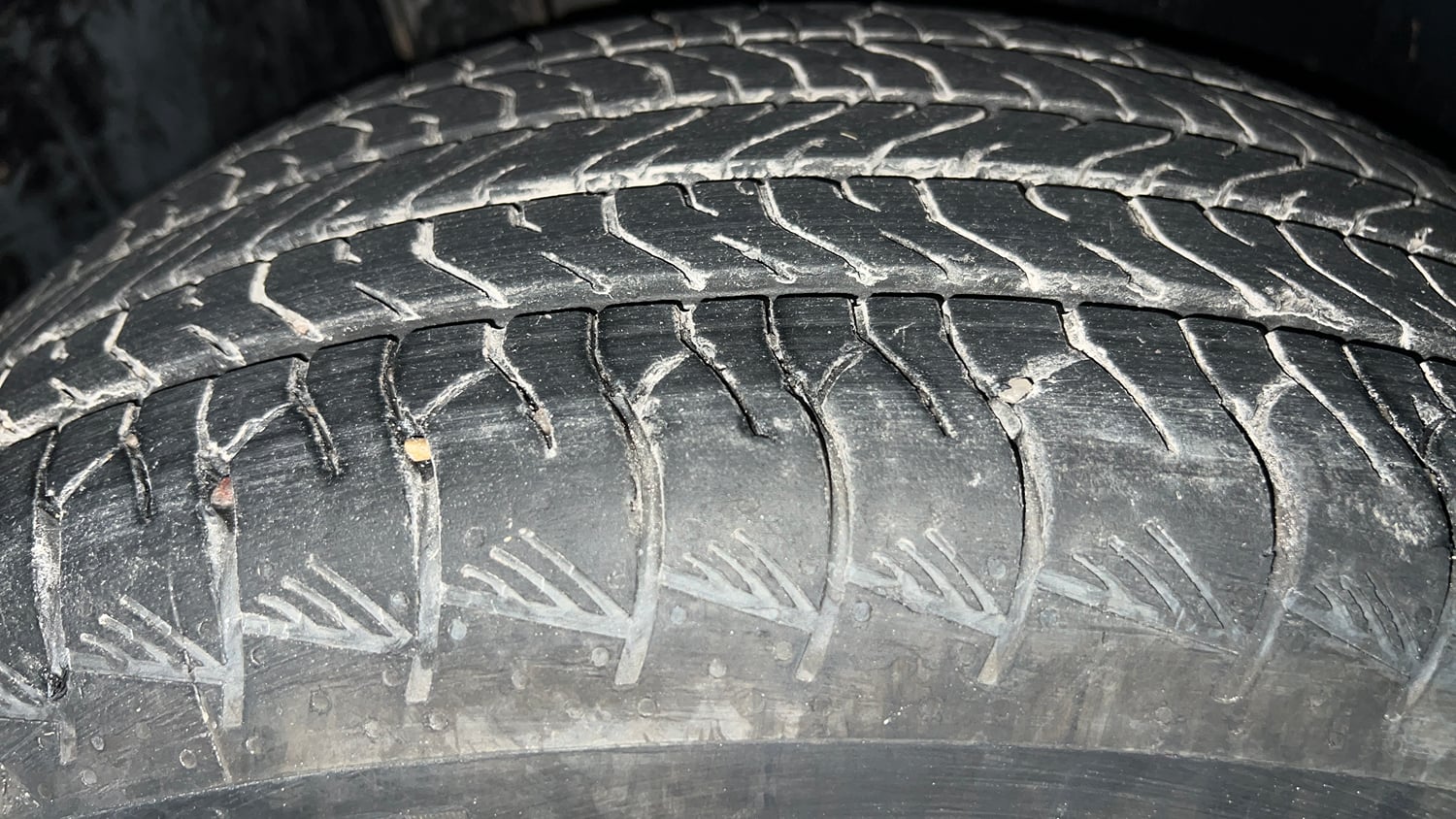 Used 2025 Maruti Suzuki Grand Vitara Zeta Smart Hybrid Petrol Manual tyres RIGHT REAR TYRE TREAD VIEW