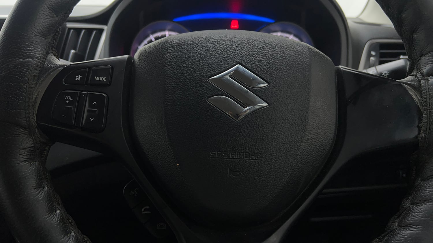 Used 2020 Maruti Suzuki Baleno Zeta Petrol Manual top_features Airbags