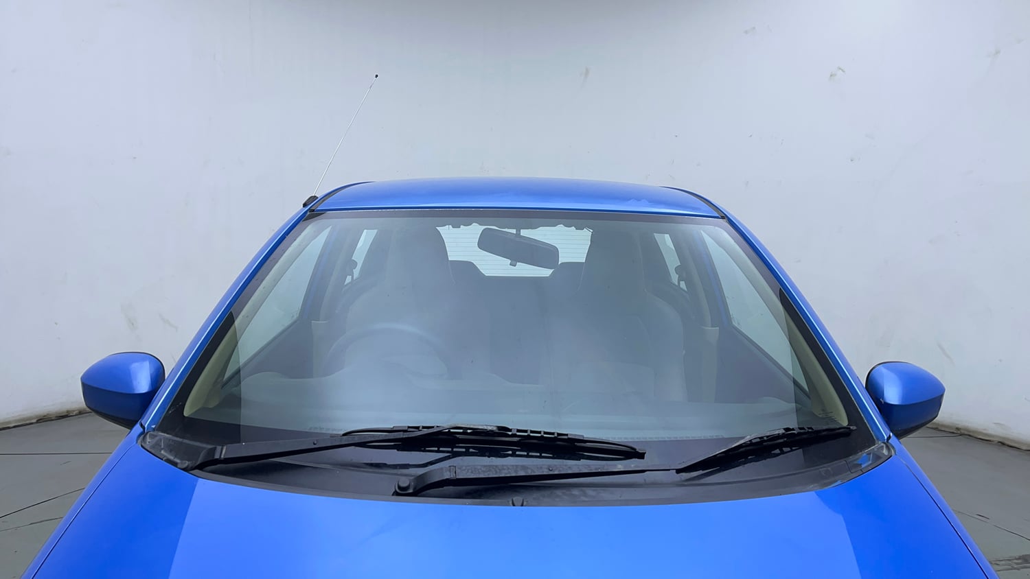 Used 2013 Honda Brio V MT Petrol Manual exterior FRONT WINDSHIELD VIEW