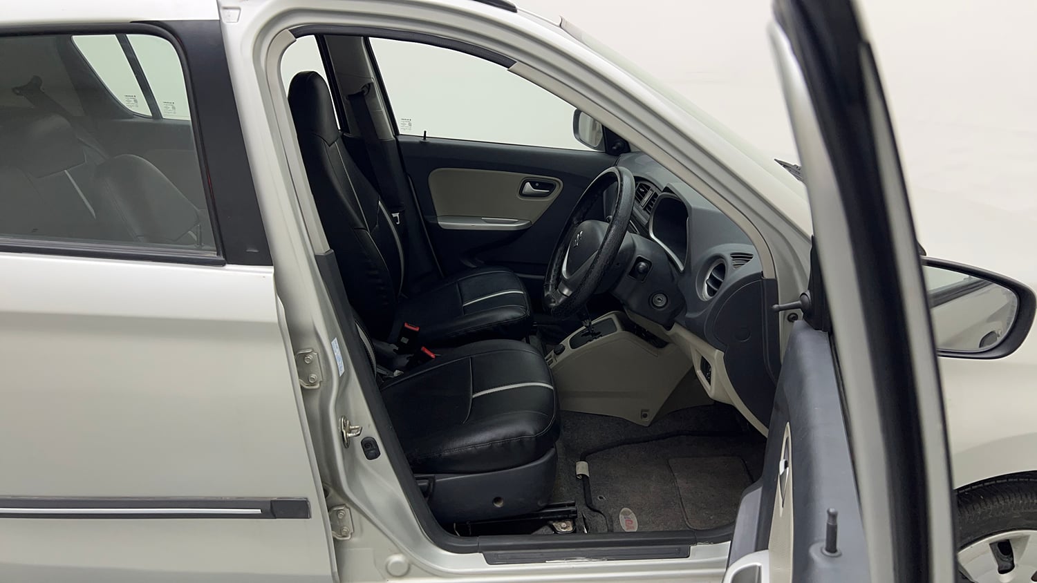 Used 2019 Maruti Suzuki Alto K10 VXi AMT Petrol Automatic interior RIGHT SIDE FRONT DOOR CABIN VIEW