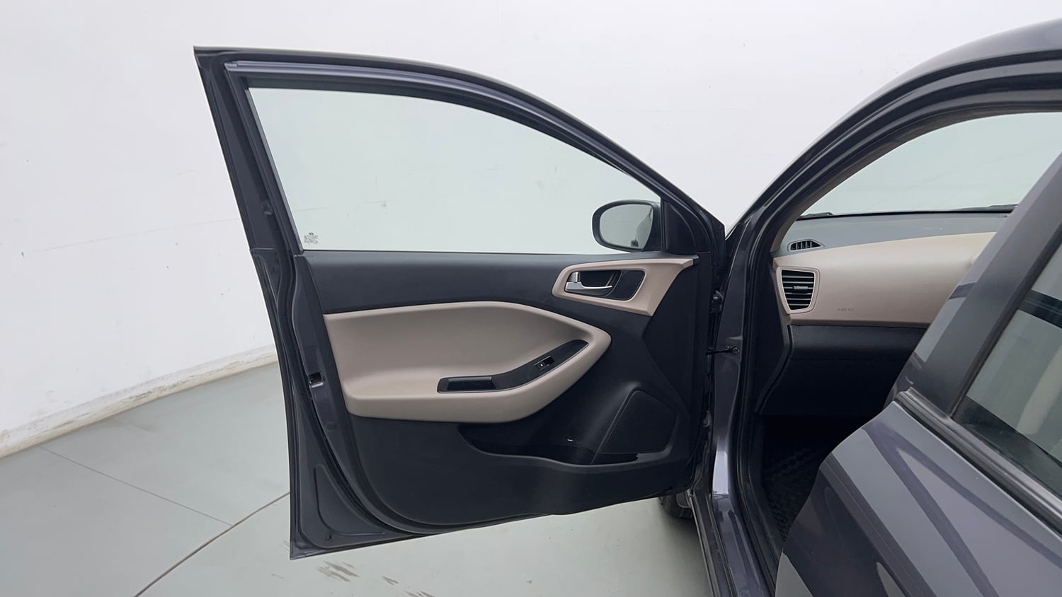 Used 2019 Hyundai Elite i20 Magna Plus 1.2 Petrol Manual interior LEFT FRONT DOOR OPEN VIEW