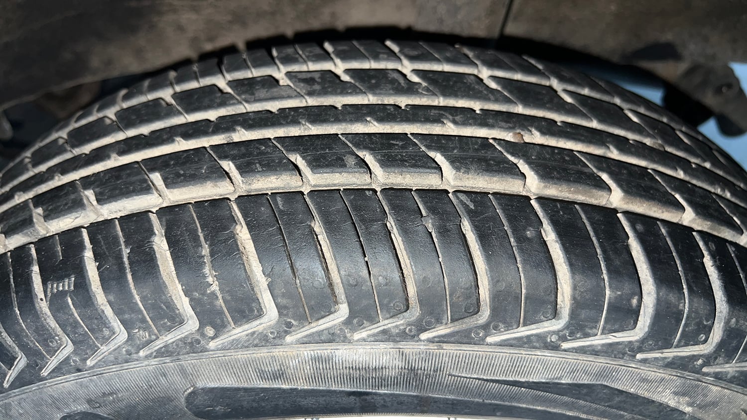 Used 2018 Renault Kwid RXL Petrol Manual tyres LEFT REAR TYRE TREAD VIEW