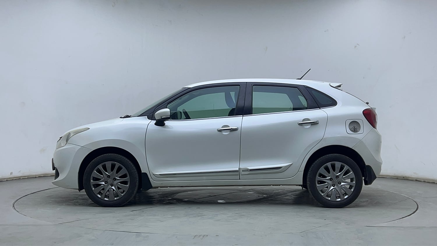 Used 2018 Maruti Suzuki Baleno Zeta 1.2 Petrol Manual exterior LEFT SIDE VIEW