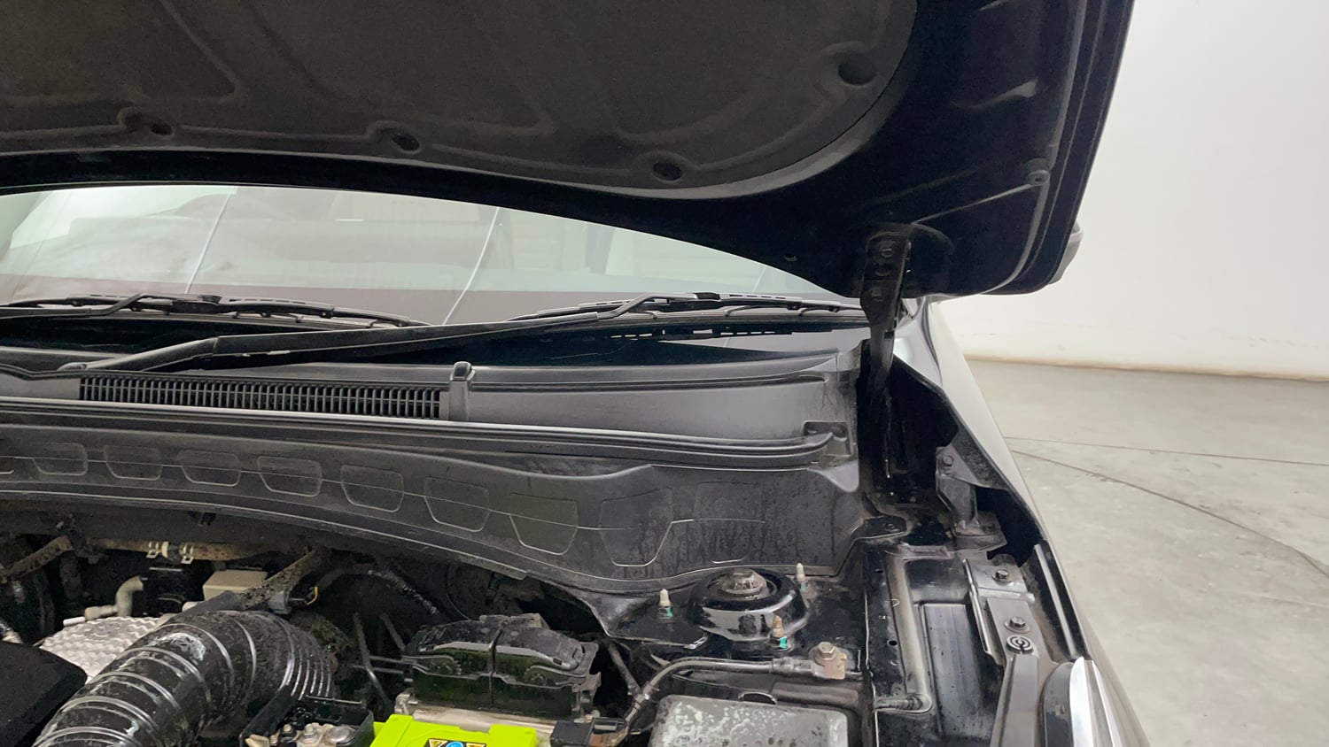 Used 2020 Kia Seltos GTX Plus AT 1.5 Diesel Diesel Automatic engine ENGINE LEFT SIDE HINGE & APRON VIEW