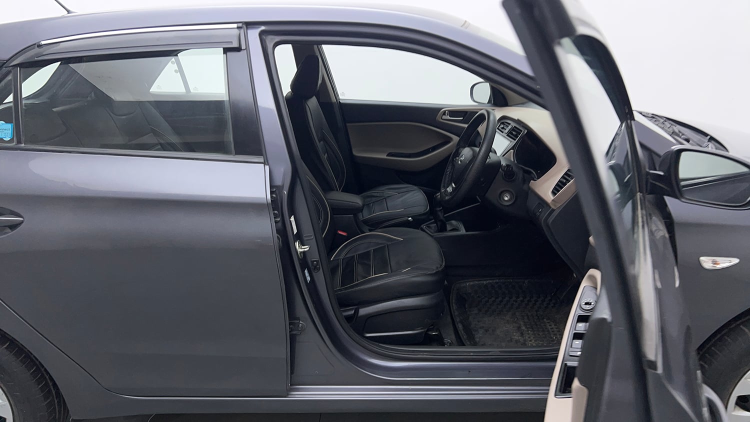 Used 2019 Hyundai Elite i20 Magna Plus 1.2 Petrol Manual interior RIGHT SIDE FRONT DOOR CABIN VIEW