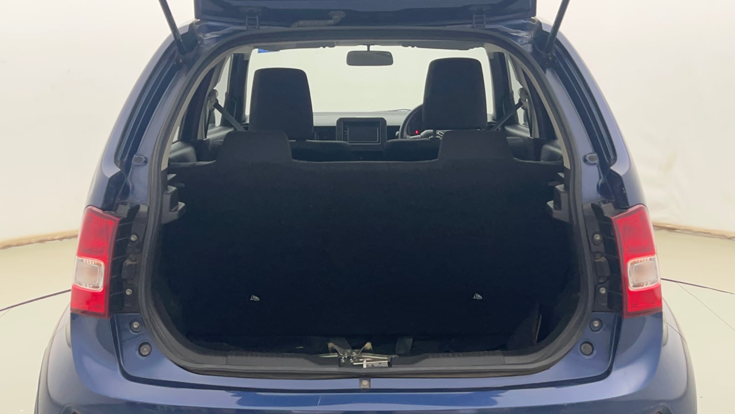 Used 2022 Maruti Suzuki Ignis Sigma 1.2 MT Petrol Manual interior DICKY INSIDE VIEW