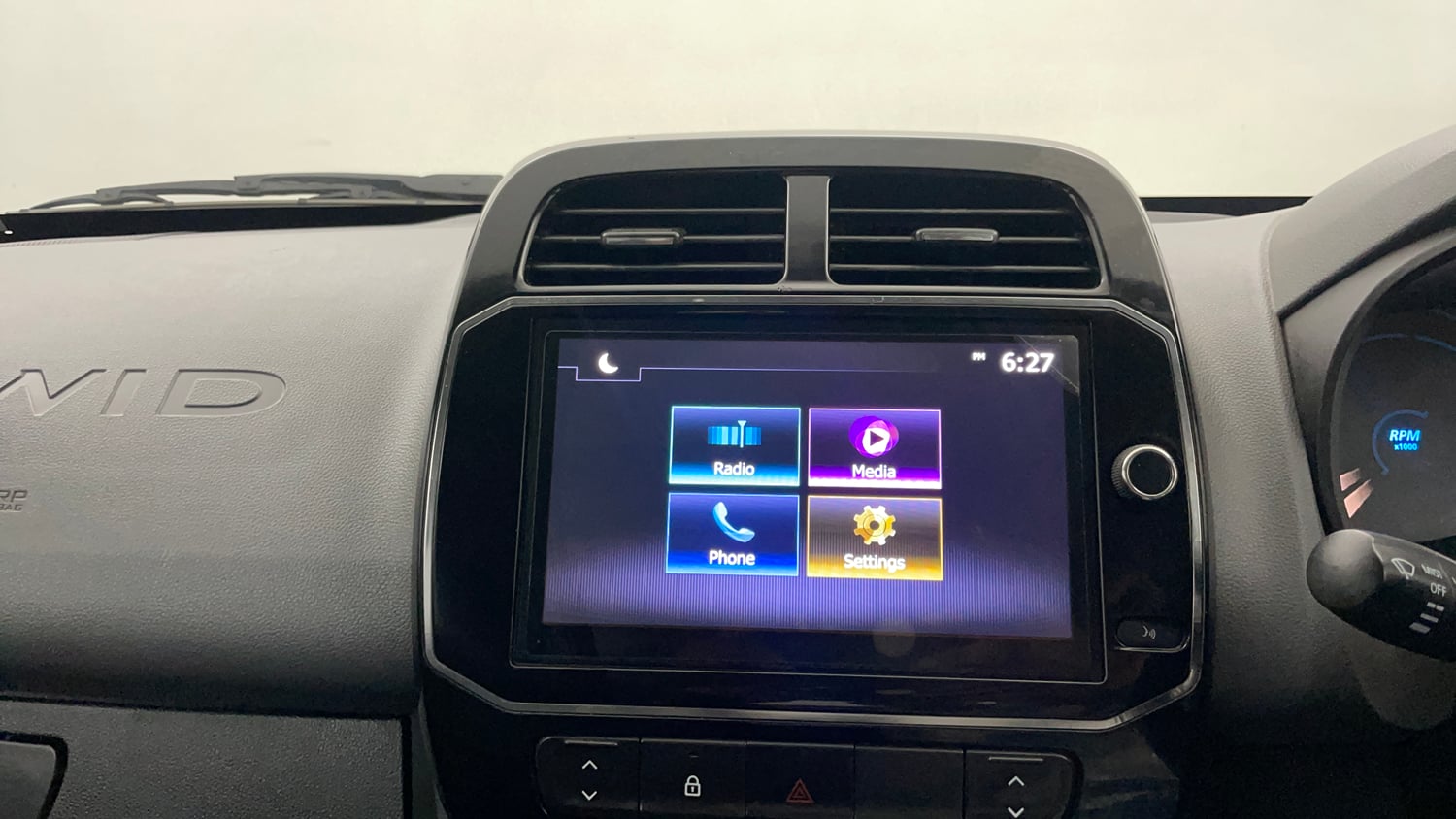 Used 2022 Renault Kwid RXT 1.0 AMT (O) Petrol Automatic interior MUSIC SYSTEM & AC CONTROL VIEW