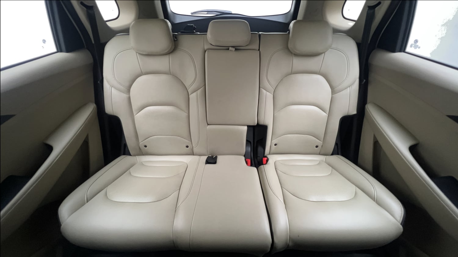Used 2023 MG Motors Hector 1.5 Sharp CVT Dual Tone Petrol Automatic interior REAR SEAT CONDITION VIEW