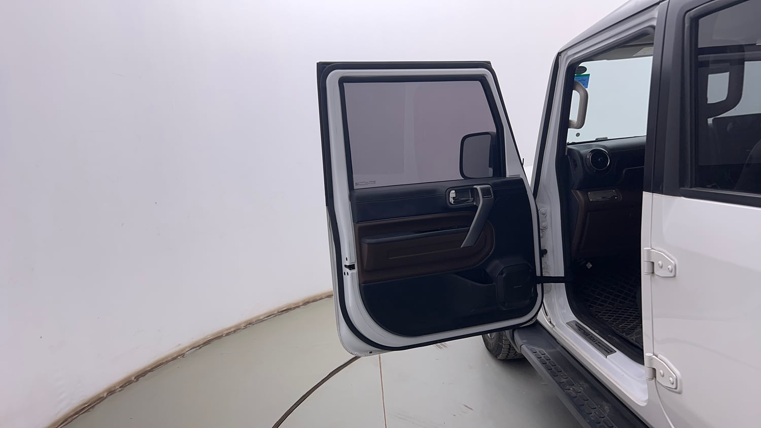 Used 2025 Mahindra Thar Roxx AX7 L Diesel AT 4WD Diesel Automatic interior LEFT FRONT DOOR OPEN VIEW