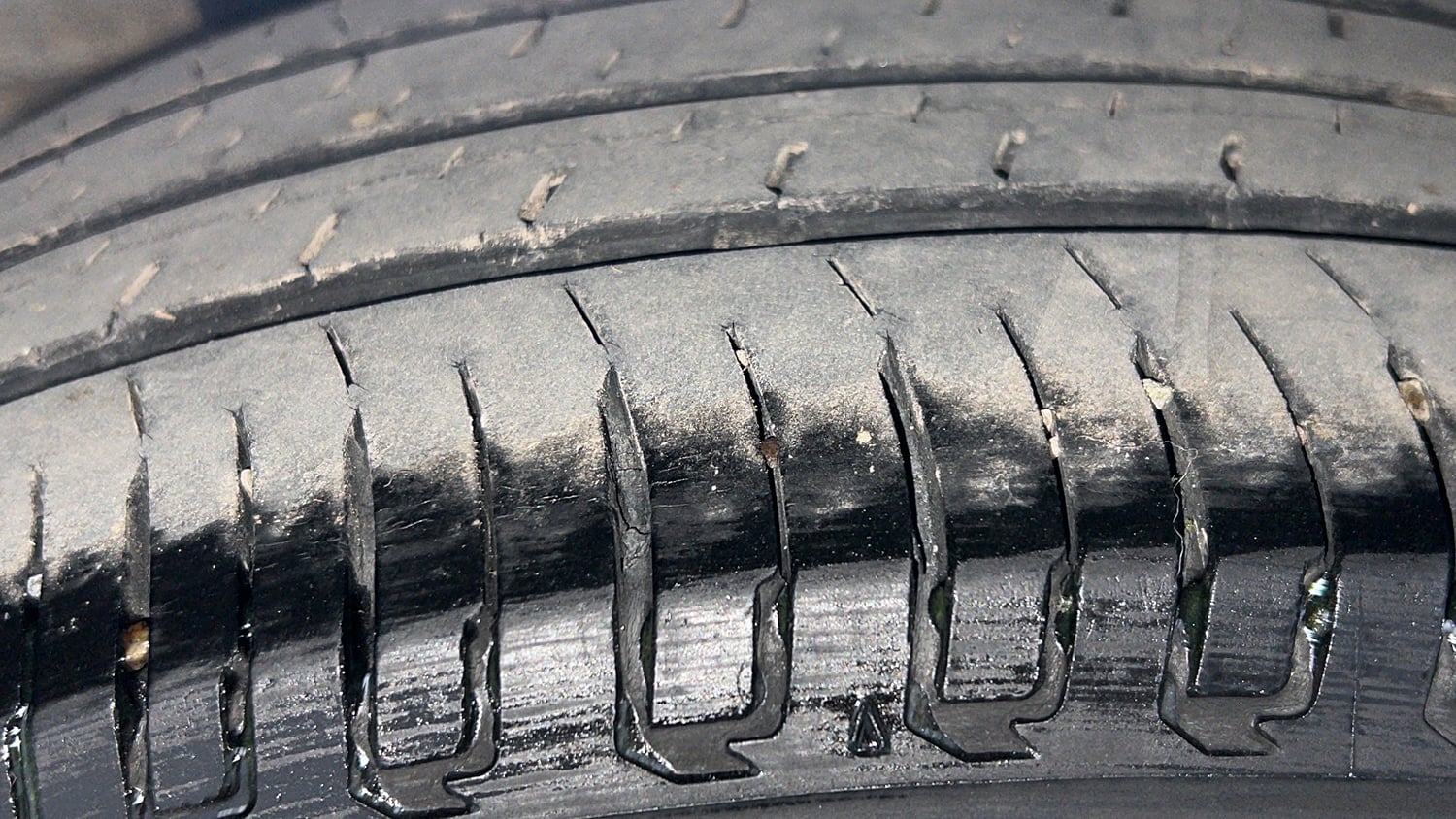 Used 2016 Honda City V Petrol Manual tyres RIGHT REAR TYRE TREAD VIEW
