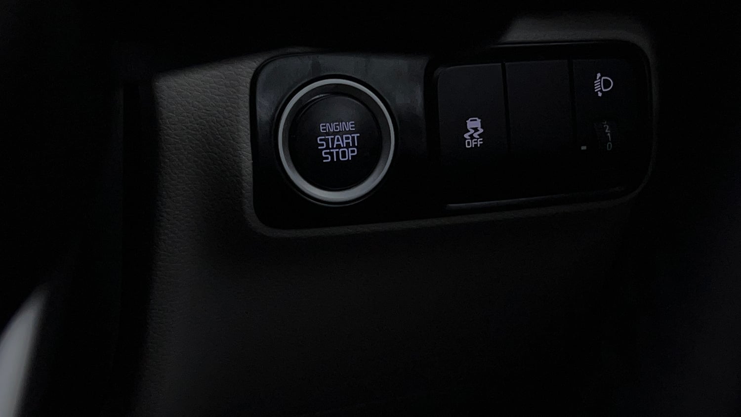 Used 2022 Kia Sonet HTX 1.5 AT Diesel Automatic top_features Keyless start