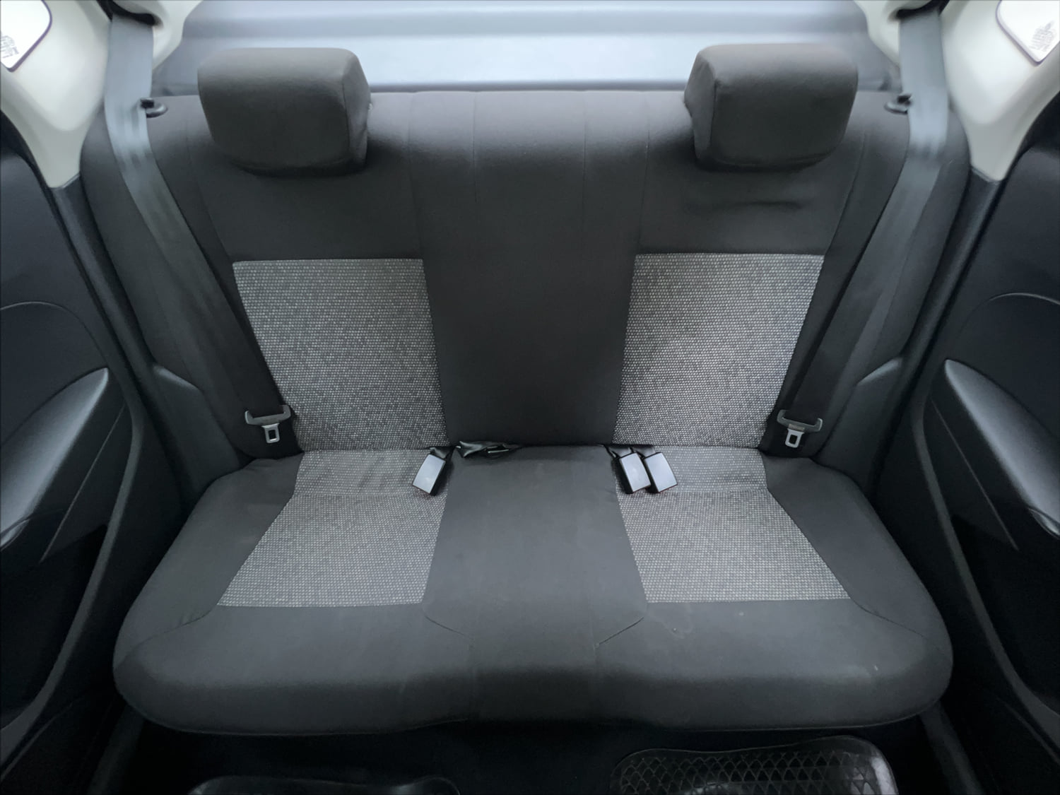 Used 2017 Volkswagen Ameo Trendline 1.2L (P) Petrol Manual interior REAR SEAT CONDITION VIEW