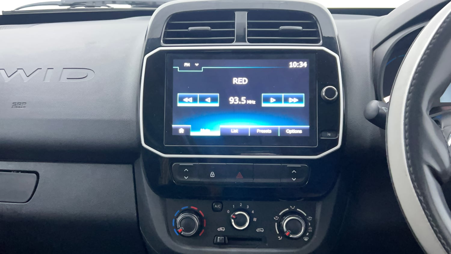 Used 2022 Renault Kwid CLIMBER 1.0 AMT (O) Petrol Automatic interior MUSIC SYSTEM & AC CONTROL VIEW