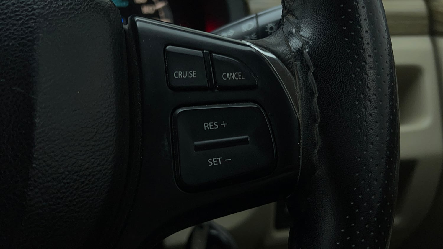 Used 2020 Maruti Suzuki Ciaz Delta Hybrid 1.5 AT Petrol Automatic top_features Cruise control