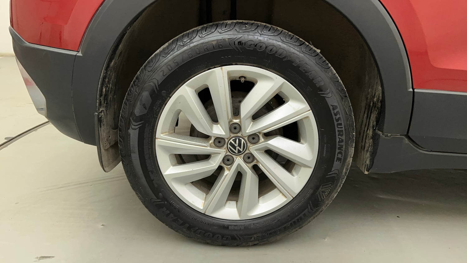 Used 2022 Volkswagen Taigun Highline 1.0 TSI AT Petrol Automatic tyres RIGHT REAR TYRE RIM VIEW