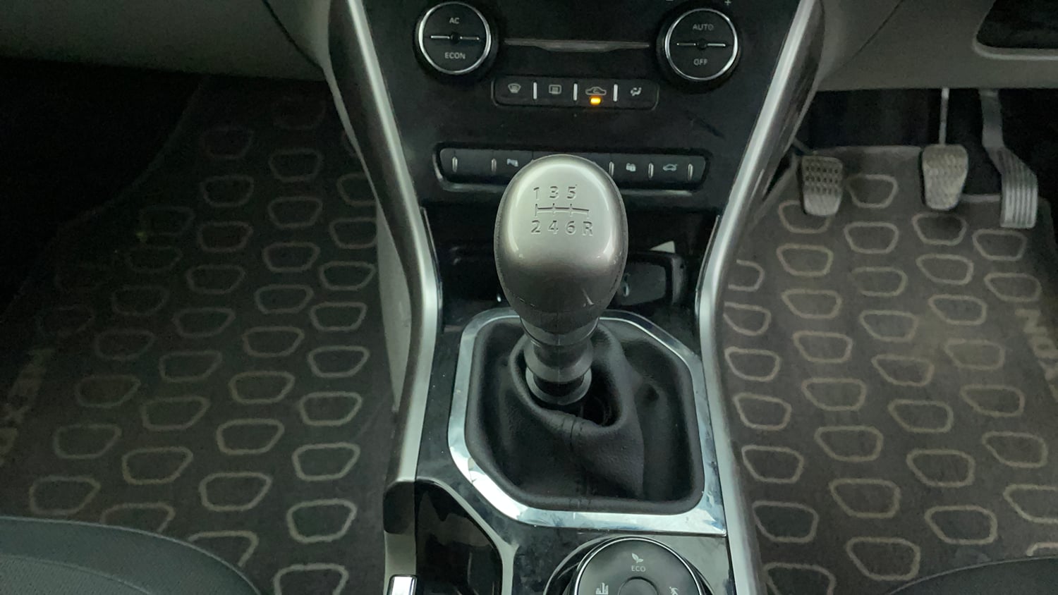 Used 2017 Tata Nexon XZ Plus Diesel Diesel Manual interior GEAR  KNOB VIEW