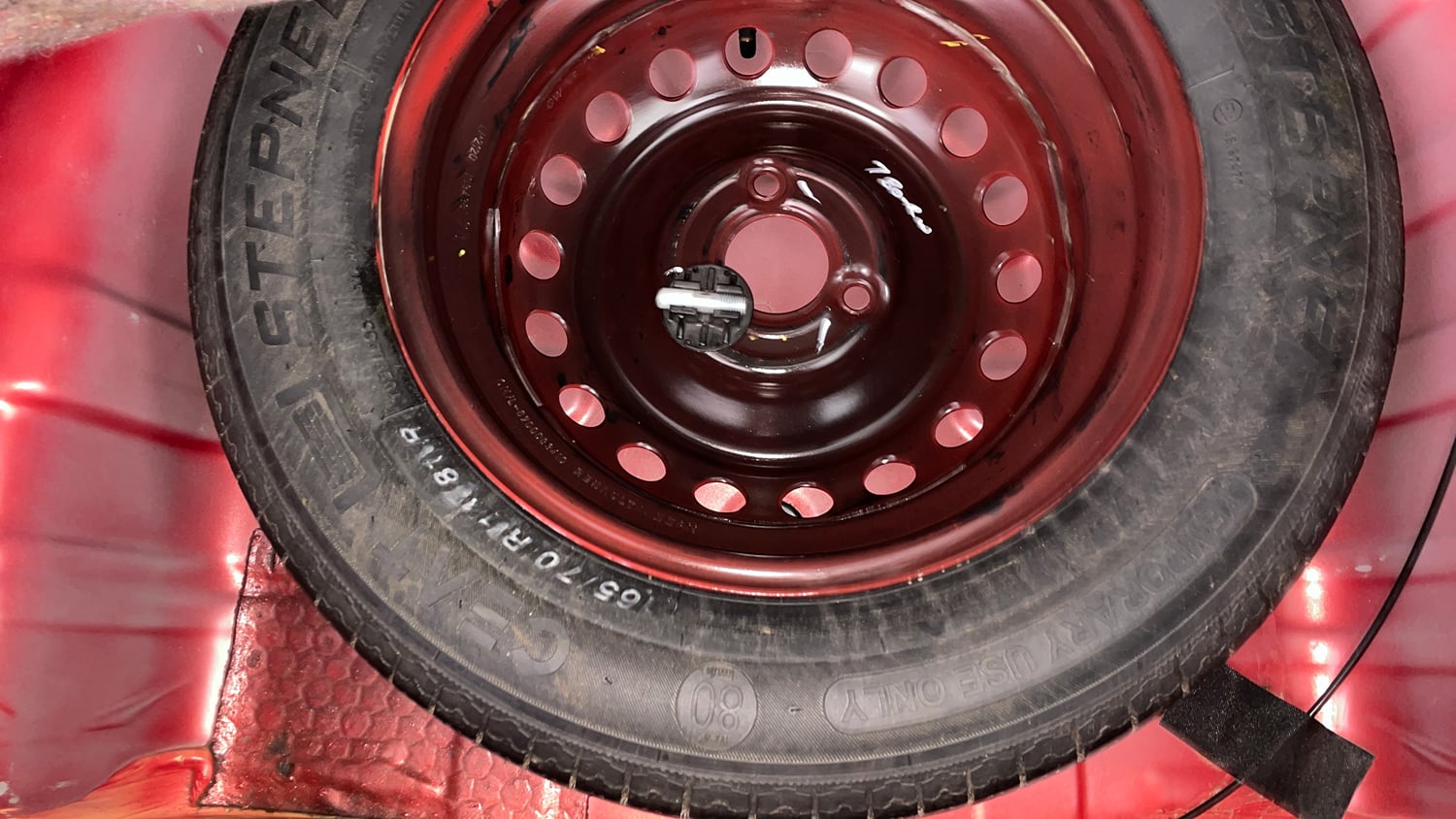 Used 2024 Renault Kwid RXL (O) 1.0 Petrol Manual tyres SPARE TYRE VIEW