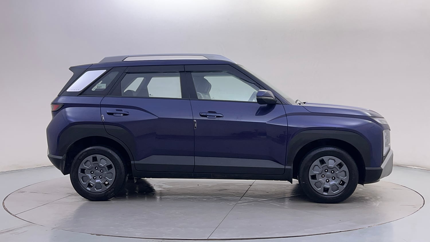Used 2026 Hyundai Venue 1.2 Kappa Petrol MT HX 5+ Petrol Manual exterior RIGHT SIDE VIEW