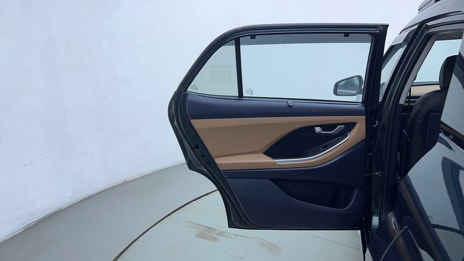 Used 2024 Hyundai Alcazar Executive 1.5 Petrol MT 7STR Petrol Manual interior LEFT REAR DOOR OPEN VIEW